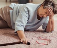 causes of falls in the elderly